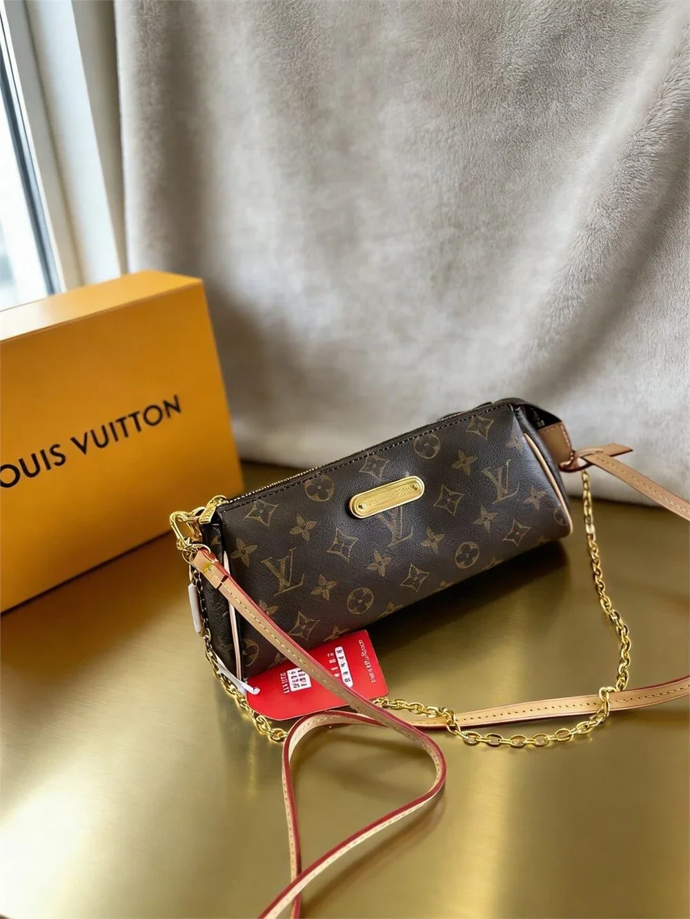 Louis Vuitton Eva Clutch Monogram